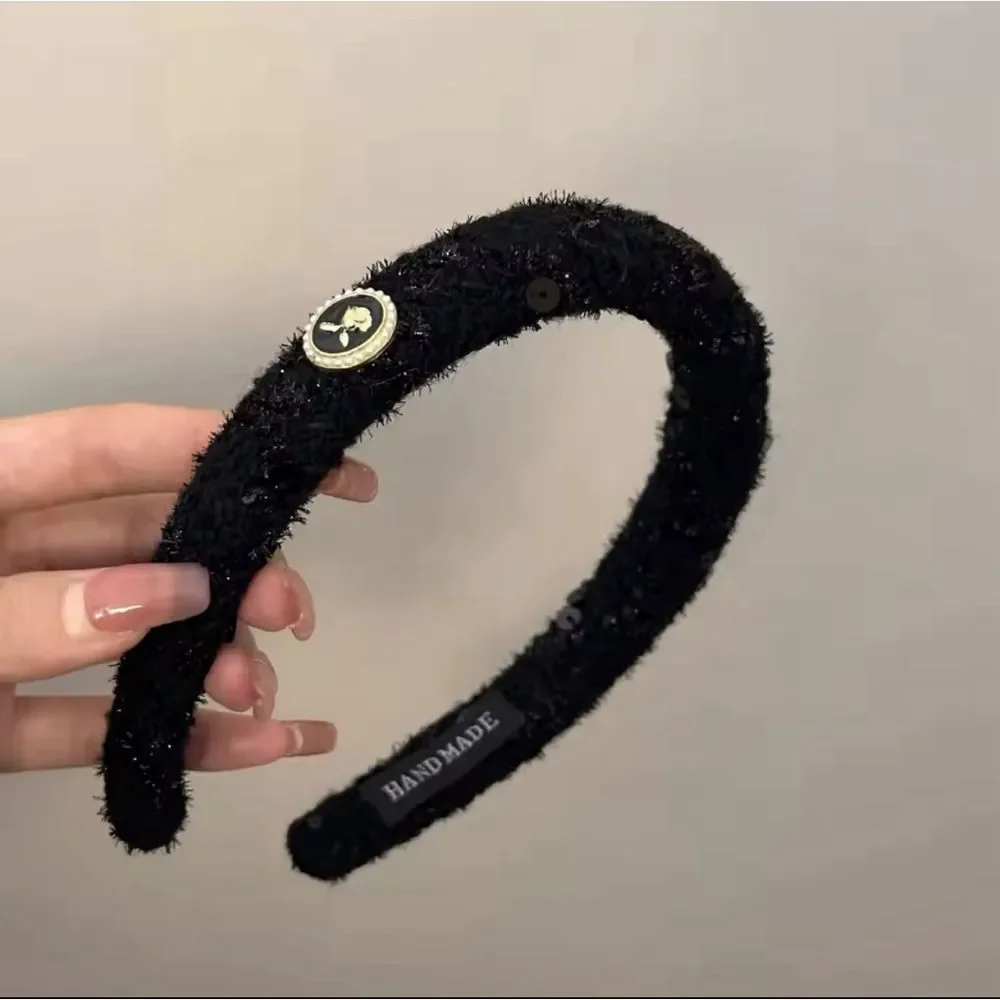2/$20 Queen Victoria Pearl Headband,‎ One Size, Black